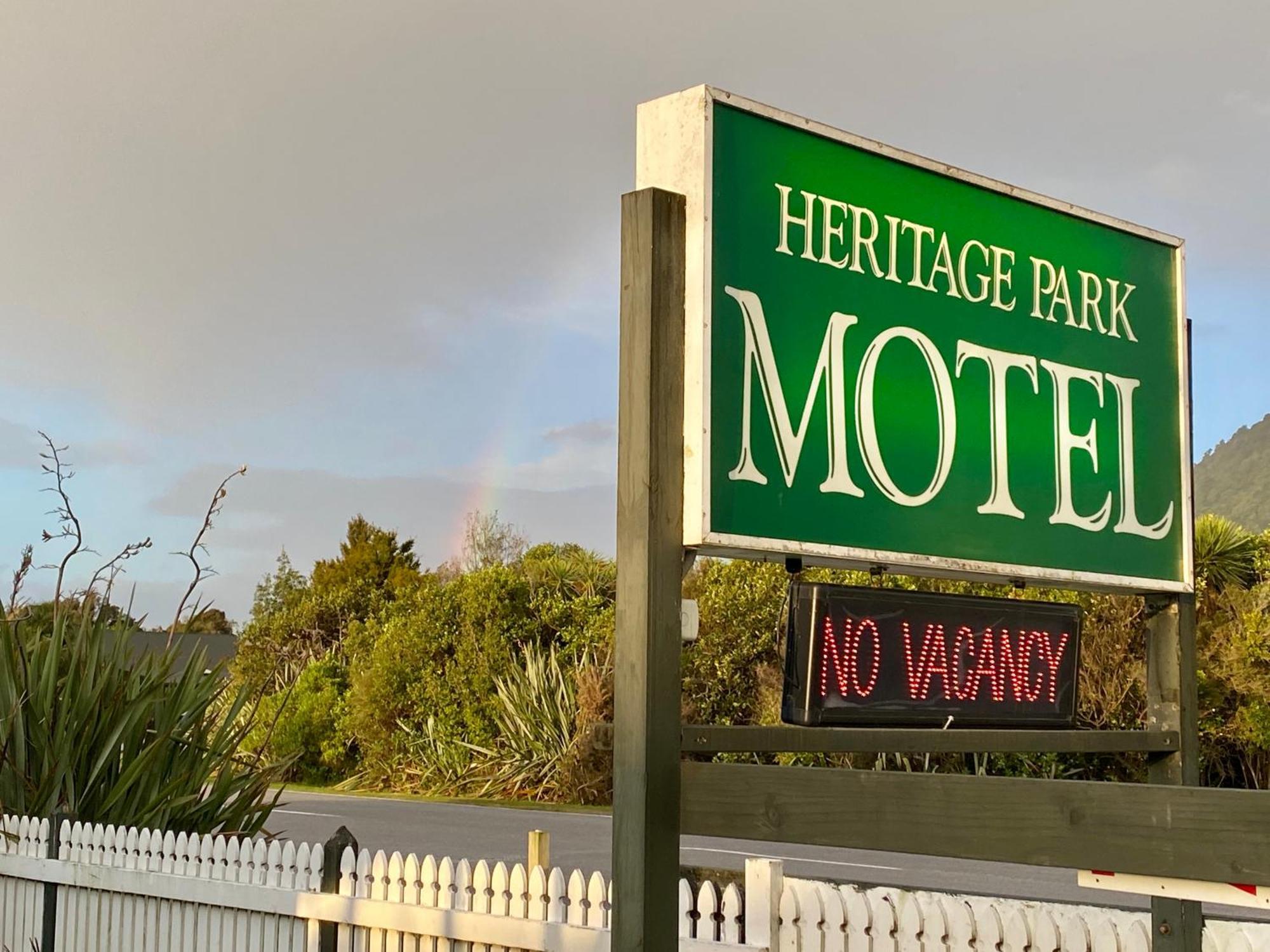 Heritage Park Lodge Haast Exterior foto